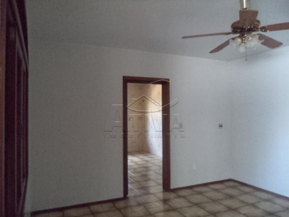 Quarto 3 Alugar Casa / Padrão em Toledo R$ 3.400,00 - Foto 21