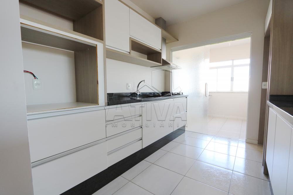 Alugar Apartamento / Padrão em Toledo R$ 2.950,00 - Foto 8