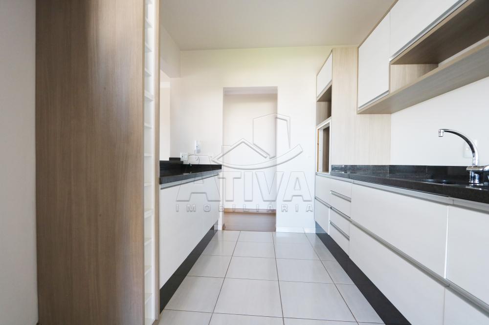 Alugar Apartamento / Padrão em Toledo R$ 2.950,00 - Foto 9