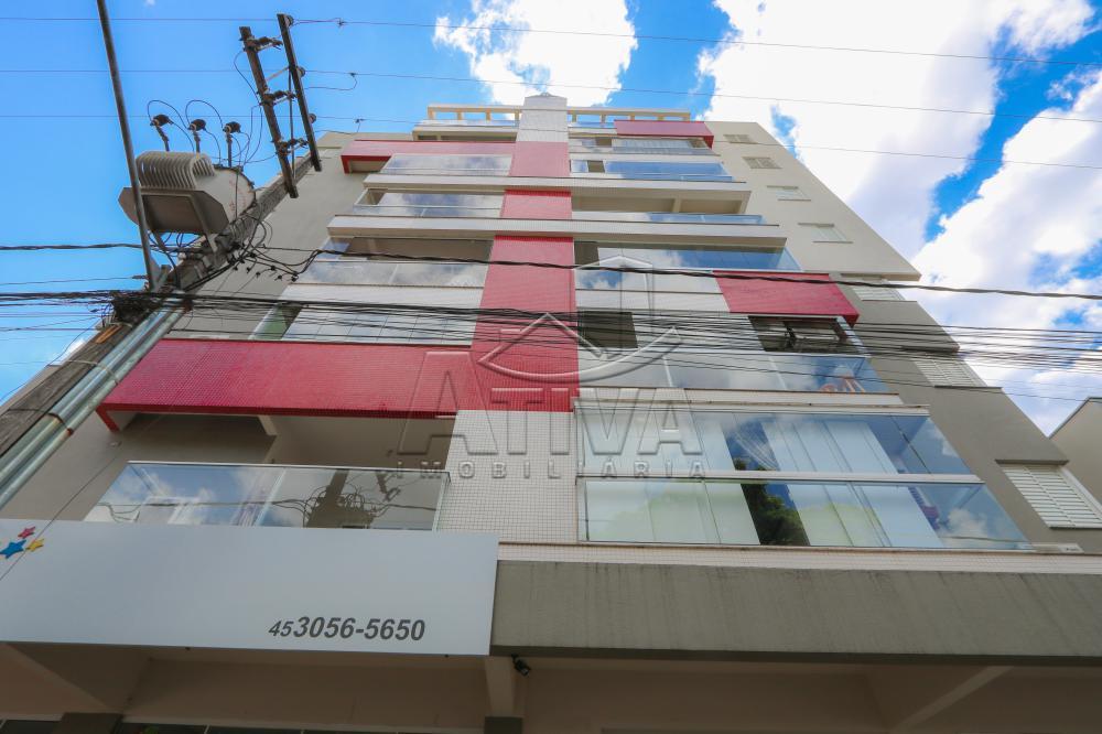 Alugar Apartamento / Padrão em Toledo R$ 2.950,00 - Foto 2