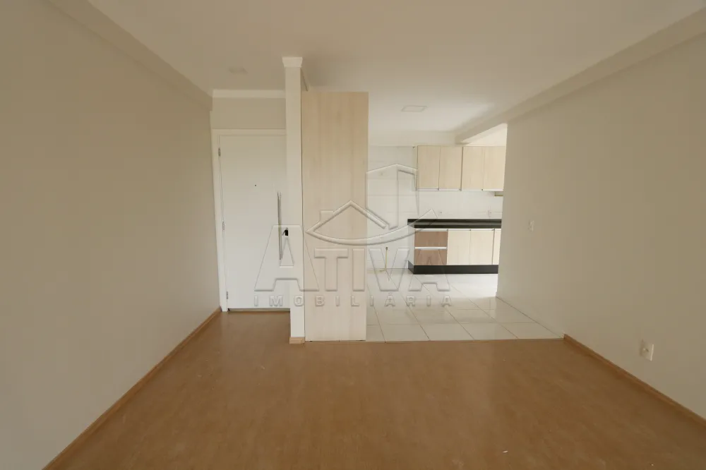 Alugar Apartamento / Padrão em Toledo R$ 2.350,00 - Foto 8