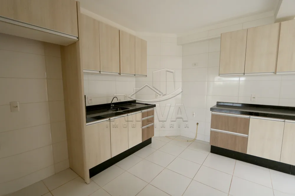 Alugar Apartamento / Padrão em Toledo R$ 2.350,00 - Foto 9