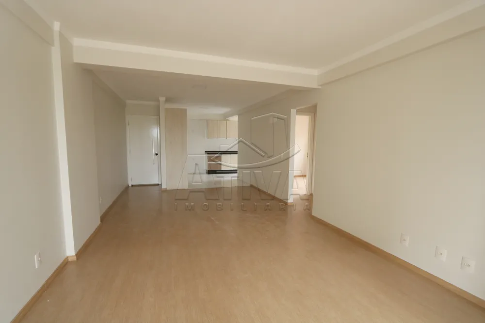 Alugar Apartamento / Padrão em Toledo R$ 2.300,00 - Foto 14