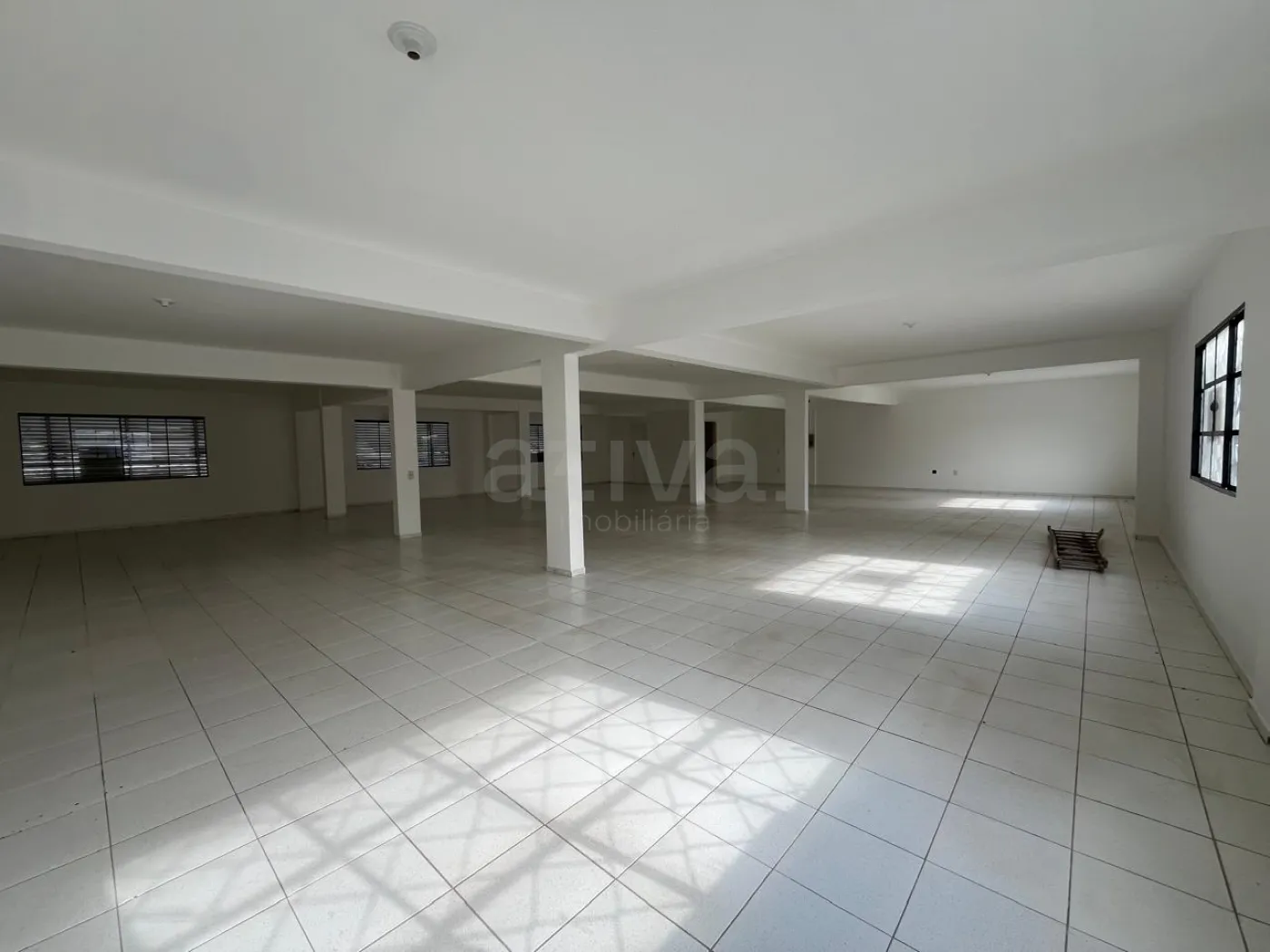 Alugar Comercial / Sala Comercial em Condomínio em Toledo R$ 4.000,00 - Foto 17
