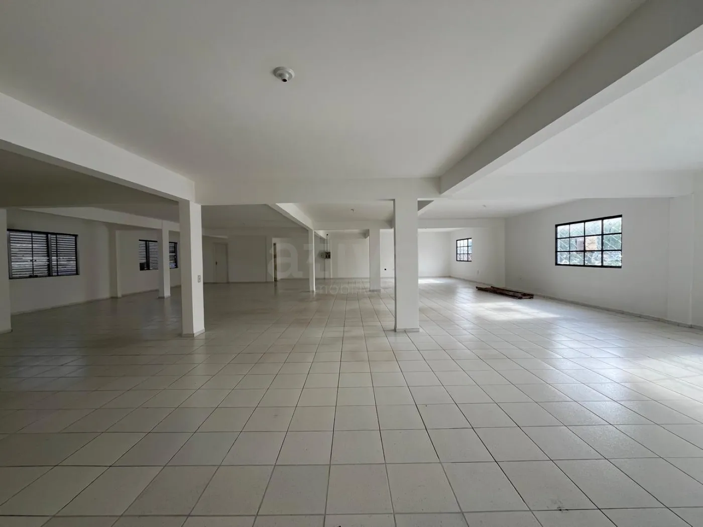 Alugar Comercial / Sala Comercial em Condomínio em Toledo R$ 4.000,00 - Foto 18
