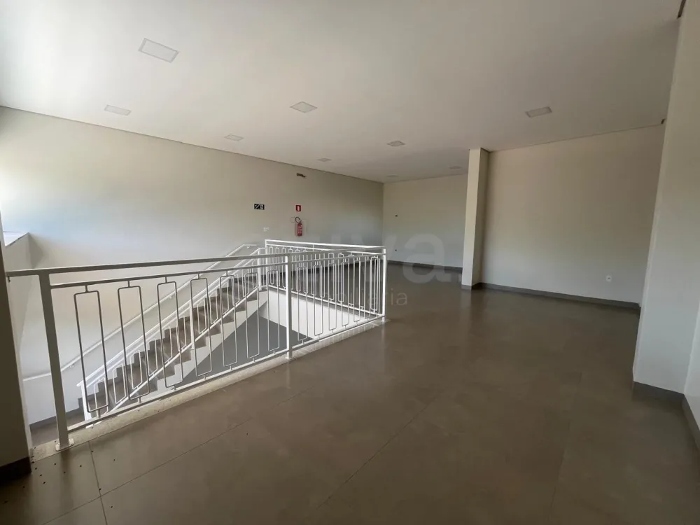 Alugar Comercial / Edificio Comercial em Toledo R$ 3.100,00 - Foto 5