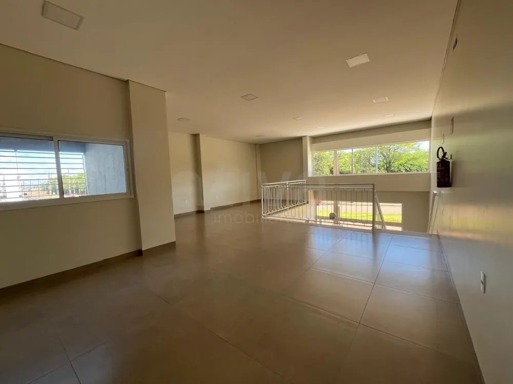 Alugar Comercial / Edificio Comercial em Toledo R$ 3.100,00 - Foto 6