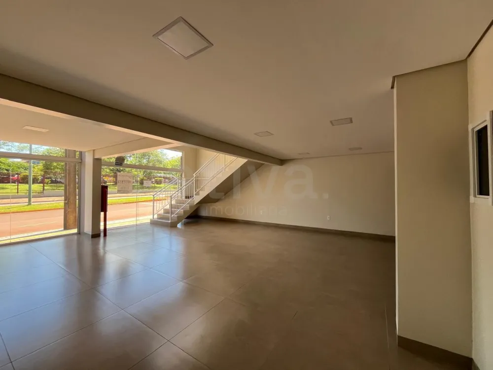 Alugar Comercial / Edificio Comercial em Toledo R$ 3.100,00 - Foto 8