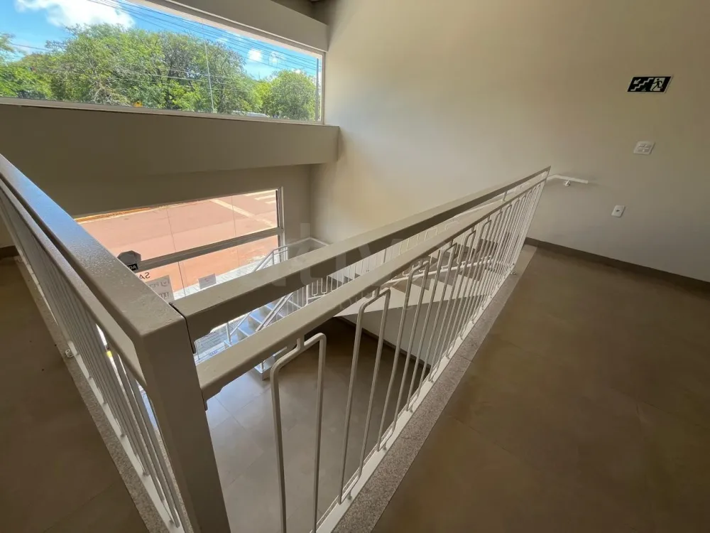 Alugar Comercial / Edificio Comercial em Toledo R$ 3.100,00 - Foto 12