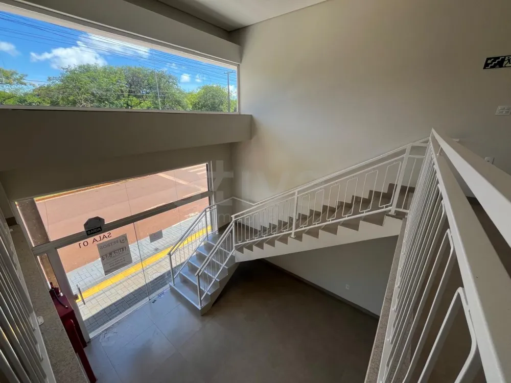 Alugar Comercial / Edificio Comercial em Toledo R$ 3.100,00 - Foto 13