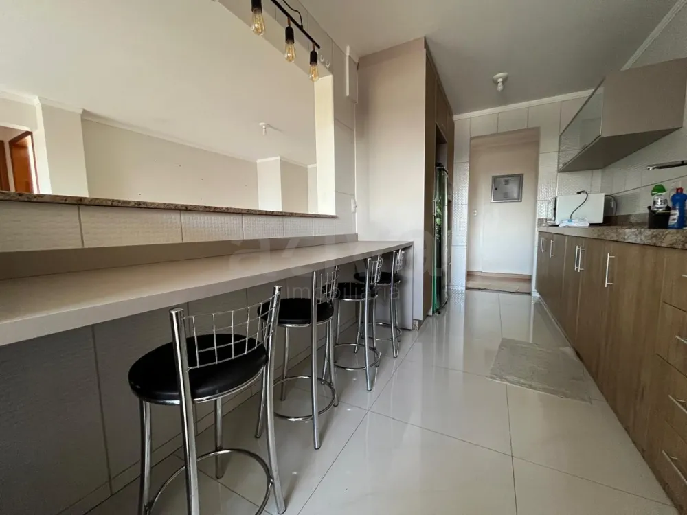 Alugar Apartamento / Padrão em Toledo R$ 2.700,00 - Foto 9