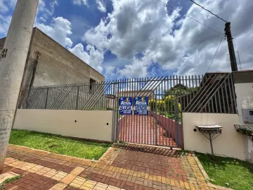 Alugar Casa / Padrão em Toledo. apenas R$ 950,00