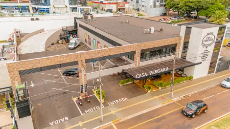 SALA COMERCIAL COM VISTA PARA O LAGO