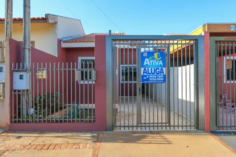 Alugar Casa / Padrão em Toledo. apenas R$ 1.150,00